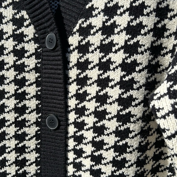 Brunette The Label houndstooth long sweater. L/XL
Worn with care - Picture 3 of 8